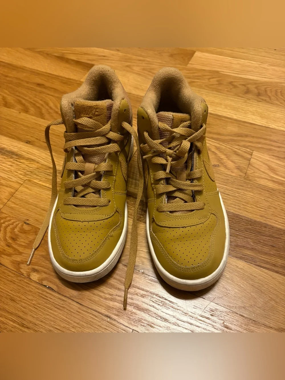 Nike Court Borough Mid GS 'Yellow Wheat' size 4 kids